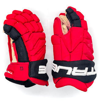 True Catalyst 9X - Gant d'occasion Pro Stock de la LNH - Hurricanes de la Caroline (rouge/noir)
